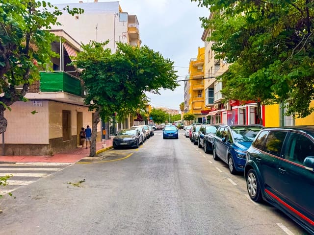 3 slaapkamer Appartement te koop in Puerto Deportivo, Torrevieja - € 229.900 (Ref: 9233198)