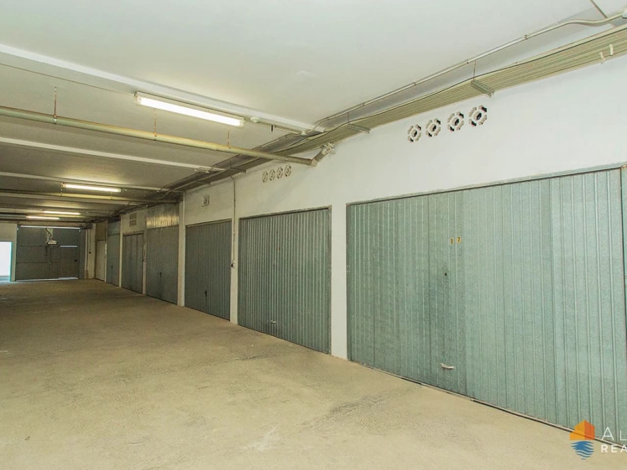Garagem para venda em Torrevieja - 20 000 € (Ref: 9233208)