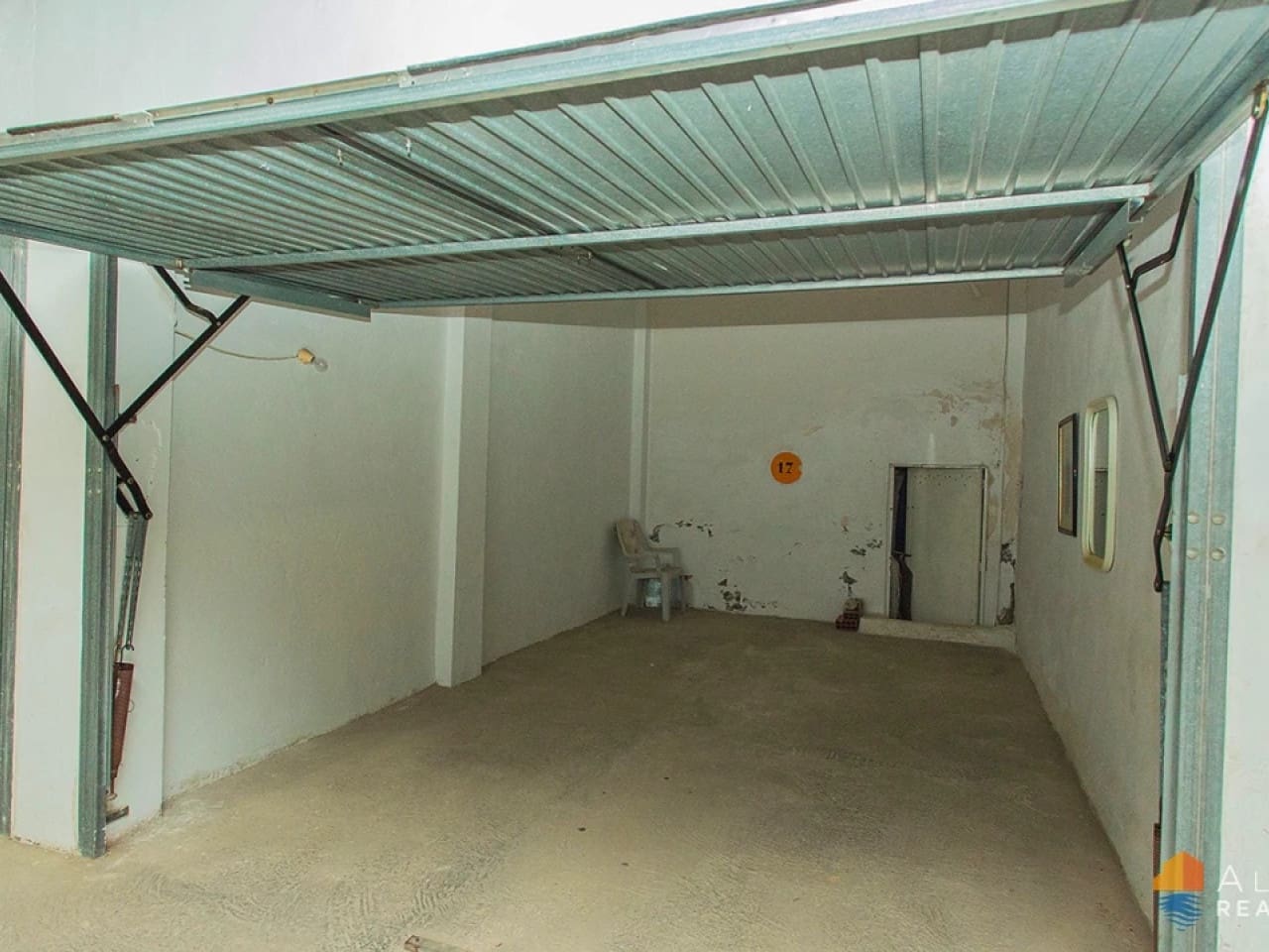 Garagem para venda em Torrevieja - 20 000 € (Ref: 9233208)
