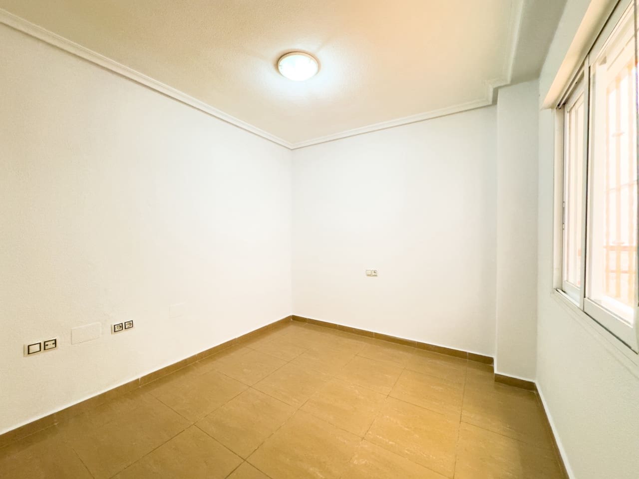 2 Zimmer Apartment zu verkaufen in Torrevieja mit Pool - 178.000 € (Ref: 9233209)