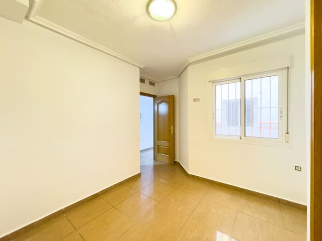 2 Zimmer Apartment zu verkaufen in Las Piscinas Naturales, Torrevieja mit Pool - 178.000 € (Ref: 9233209)