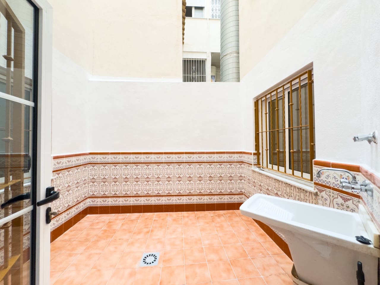 2 Zimmer Apartment zu verkaufen in Torrevieja mit Pool - 178.000 € (Ref: 9233209)