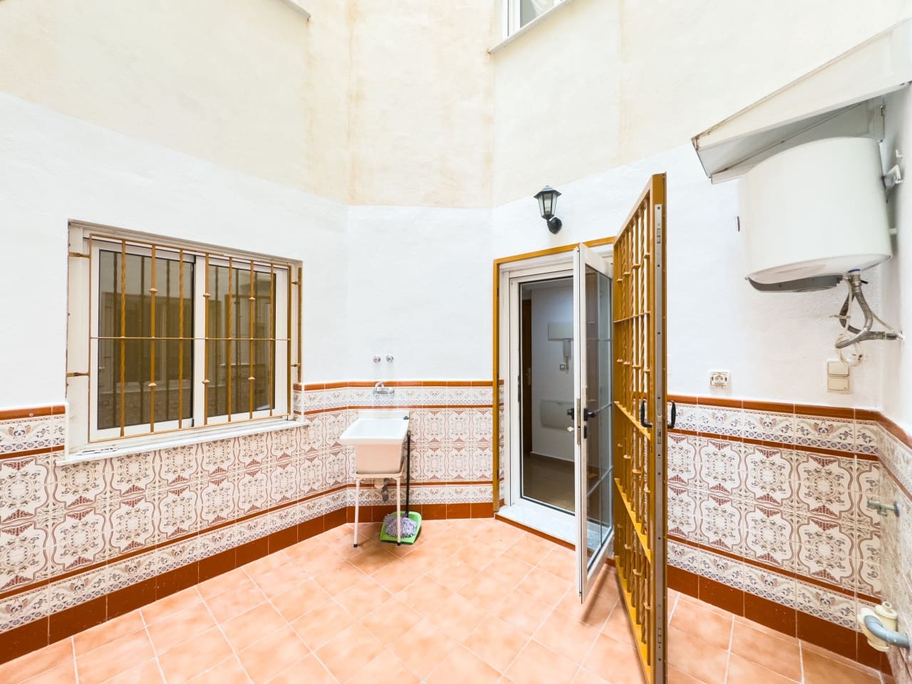 2 Zimmer Apartment zu verkaufen in Torrevieja mit Pool - 178.000 € (Ref: 9233209)