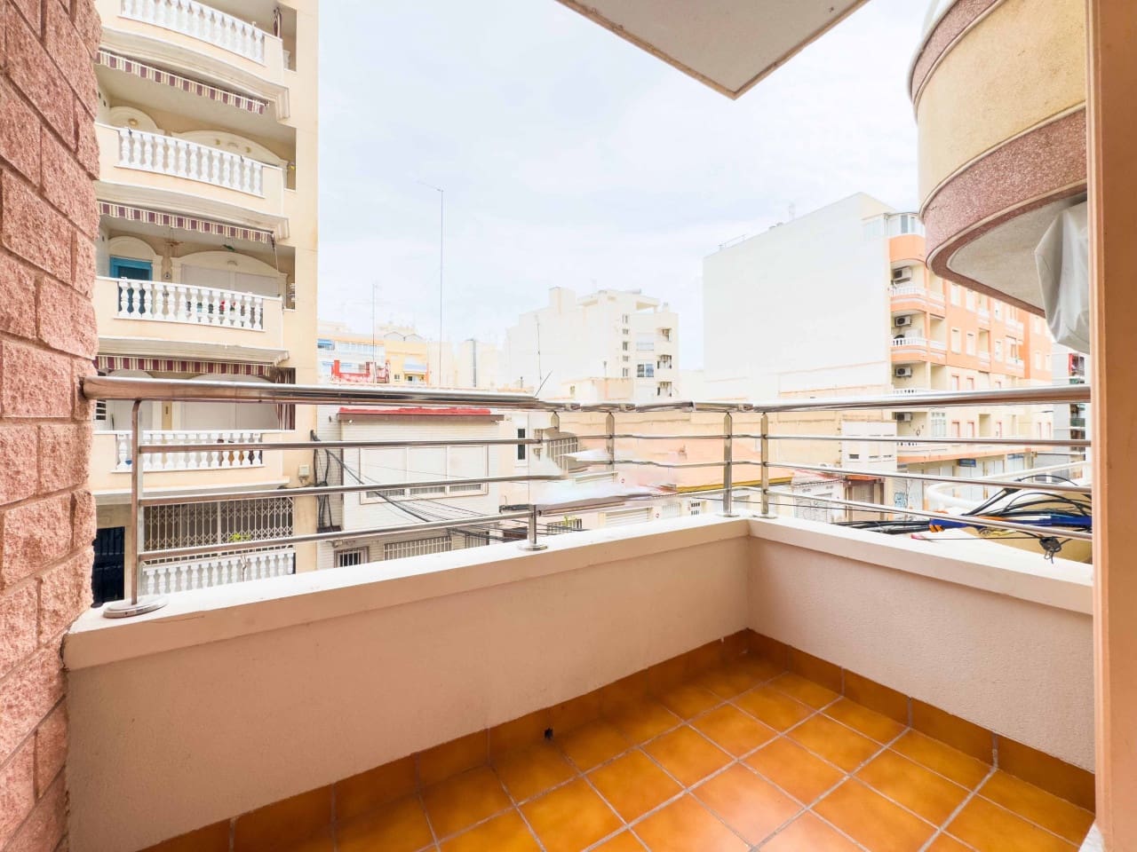 2 Zimmer Apartment zu verkaufen in Torrevieja mit Pool - 178.000 € (Ref: 9233209)