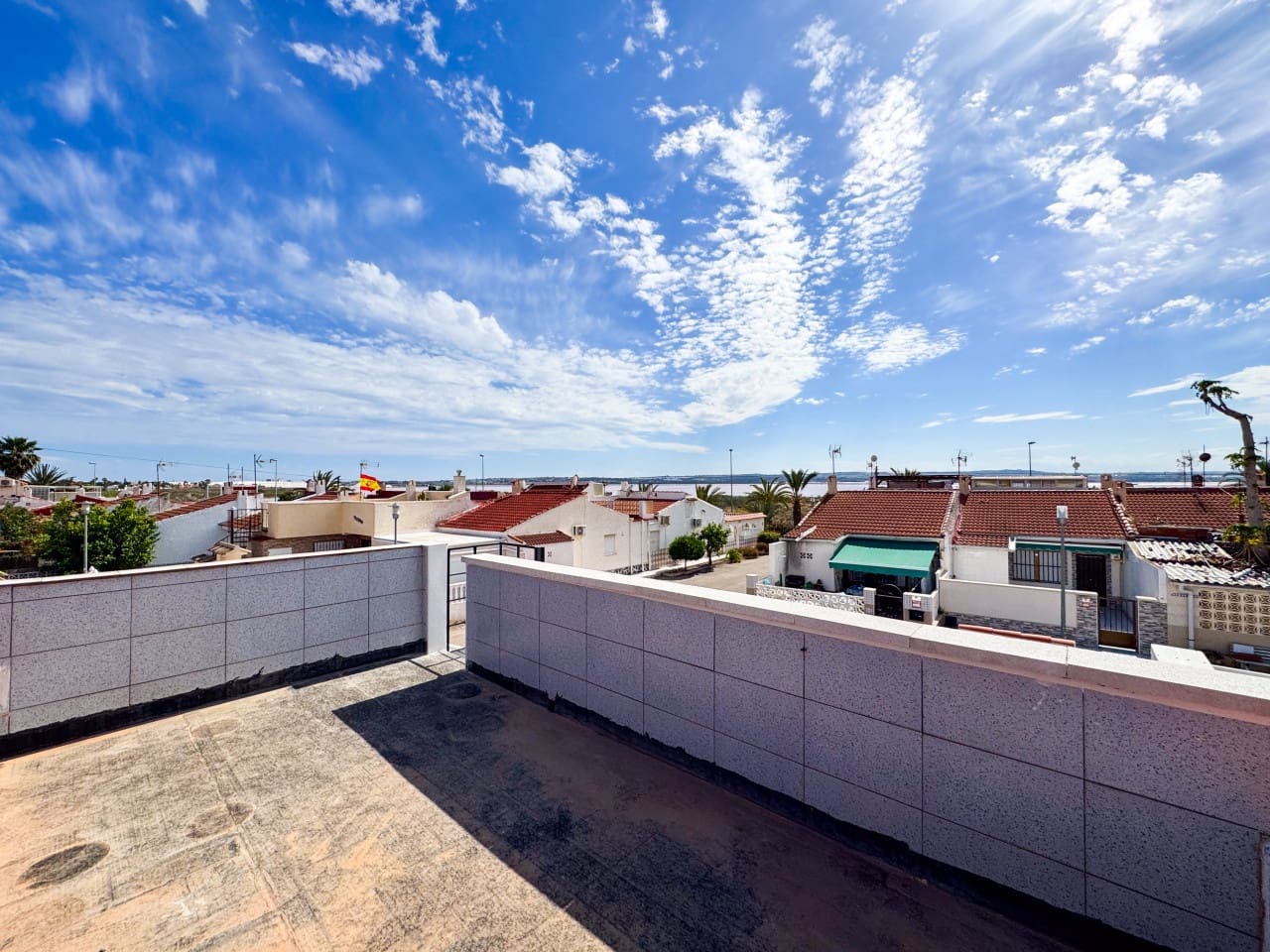 2 slaapkamer Villa te koop in Torrevieja met zwembad - € 135.000 (Ref: 9233210)