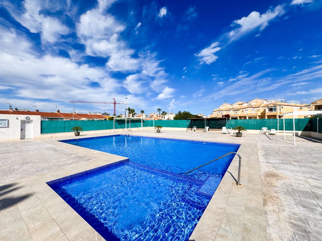 2 slaapkamer Villa te koop in Torrevieja met zwembad - € 135.000 (Ref: 9233210)