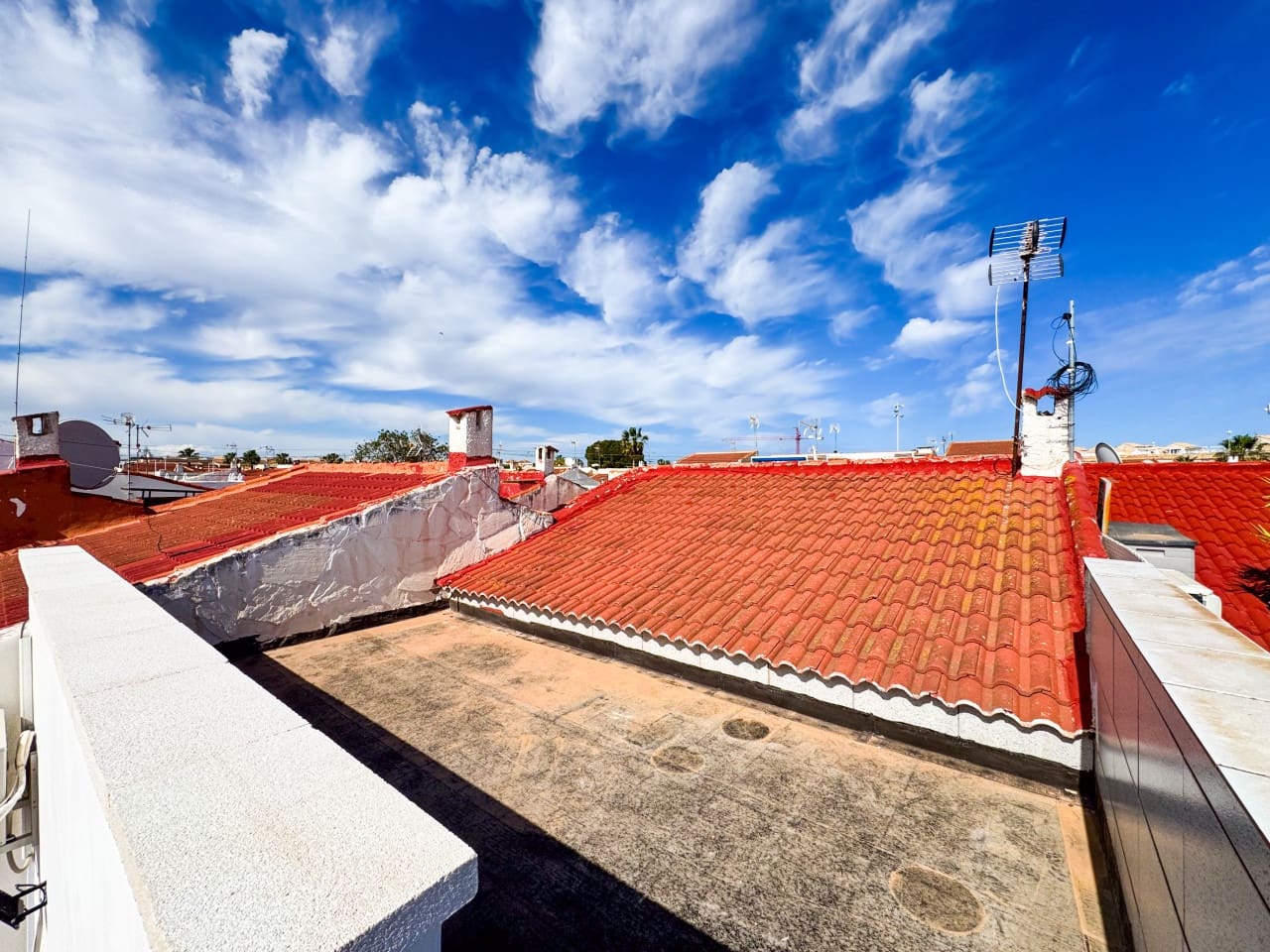 2 slaapkamer Villa te koop in Torrevieja met zwembad - € 135.000 (Ref: 9233210)