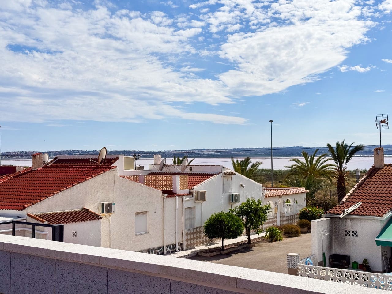 2 slaapkamer Villa te koop in Torrevieja met zwembad - € 135.000 (Ref: 9233210)