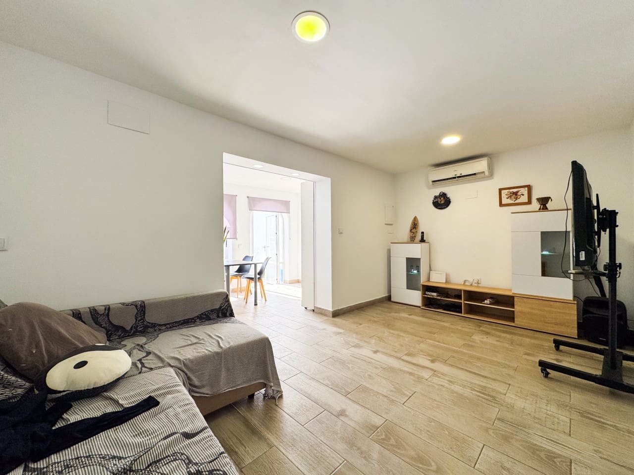 2 slaapkamer Villa te koop in Torrevieja met zwembad - € 135.000 (Ref: 9233210)