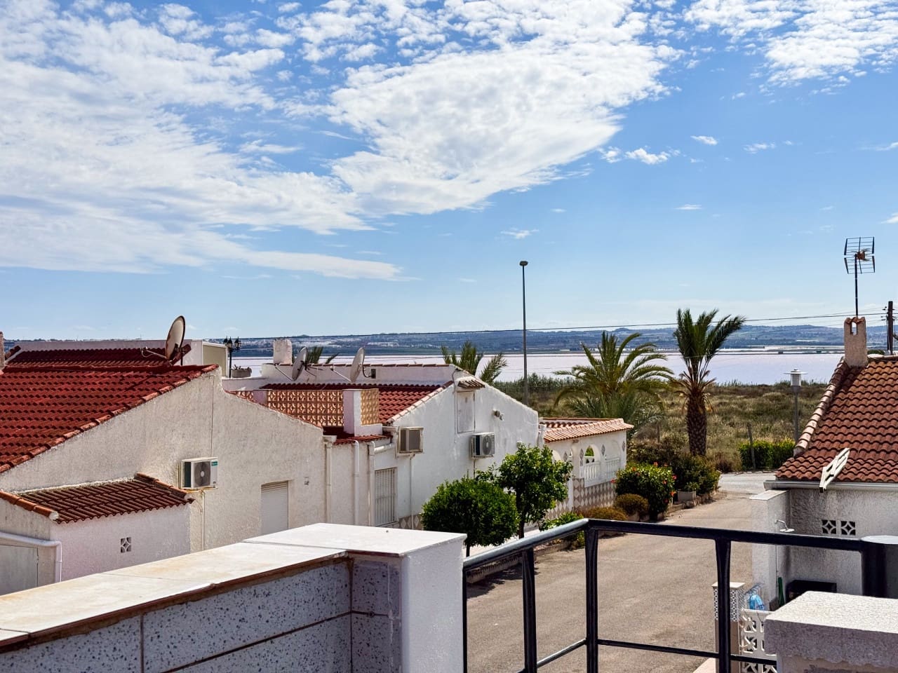 2 slaapkamer Villa te koop in Torrevieja met zwembad - € 135.000 (Ref: 9233210)