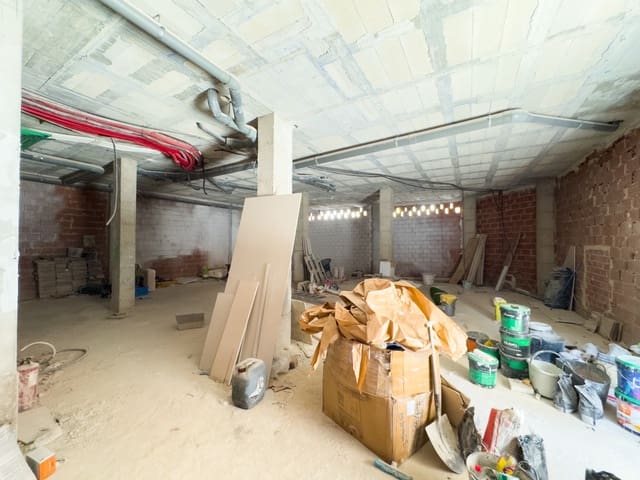 Commercial for sale in Parque de las Naciones, Torrevieja - € 265,000 (Ref: 9233211)