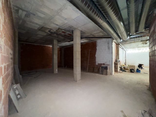 Commercial for sale in Parque de las Naciones, Torrevieja - € 265,000 (Ref: 9233211)