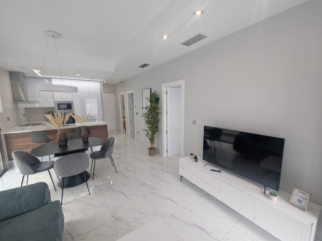 3 bedroom Villa for sale in Villamartin - € 399,000 (Ref: 9233216)