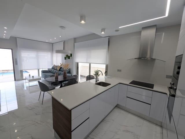 3 quarto Moradia para venda em Villamartin, Orihuela - 399 000 € (Ref: 9233216)