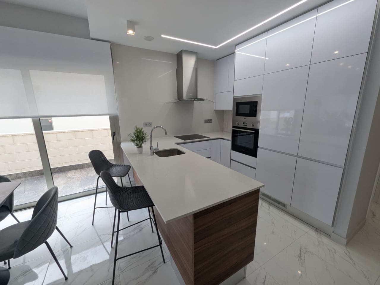 3 bedroom Villa for sale in Villamartin - € 399,000 (Ref: 9233216)