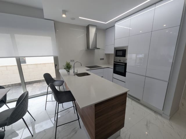 3 quarto Moradia para venda em Villamartin, Orihuela - 399 000 € (Ref: 9233216)