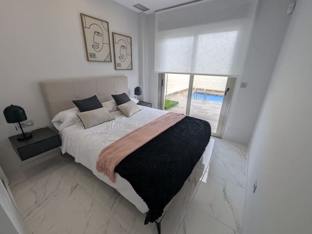 3 quarto Moradia para venda em Villamartin, Orihuela - 399 000 € (Ref: 9233216)