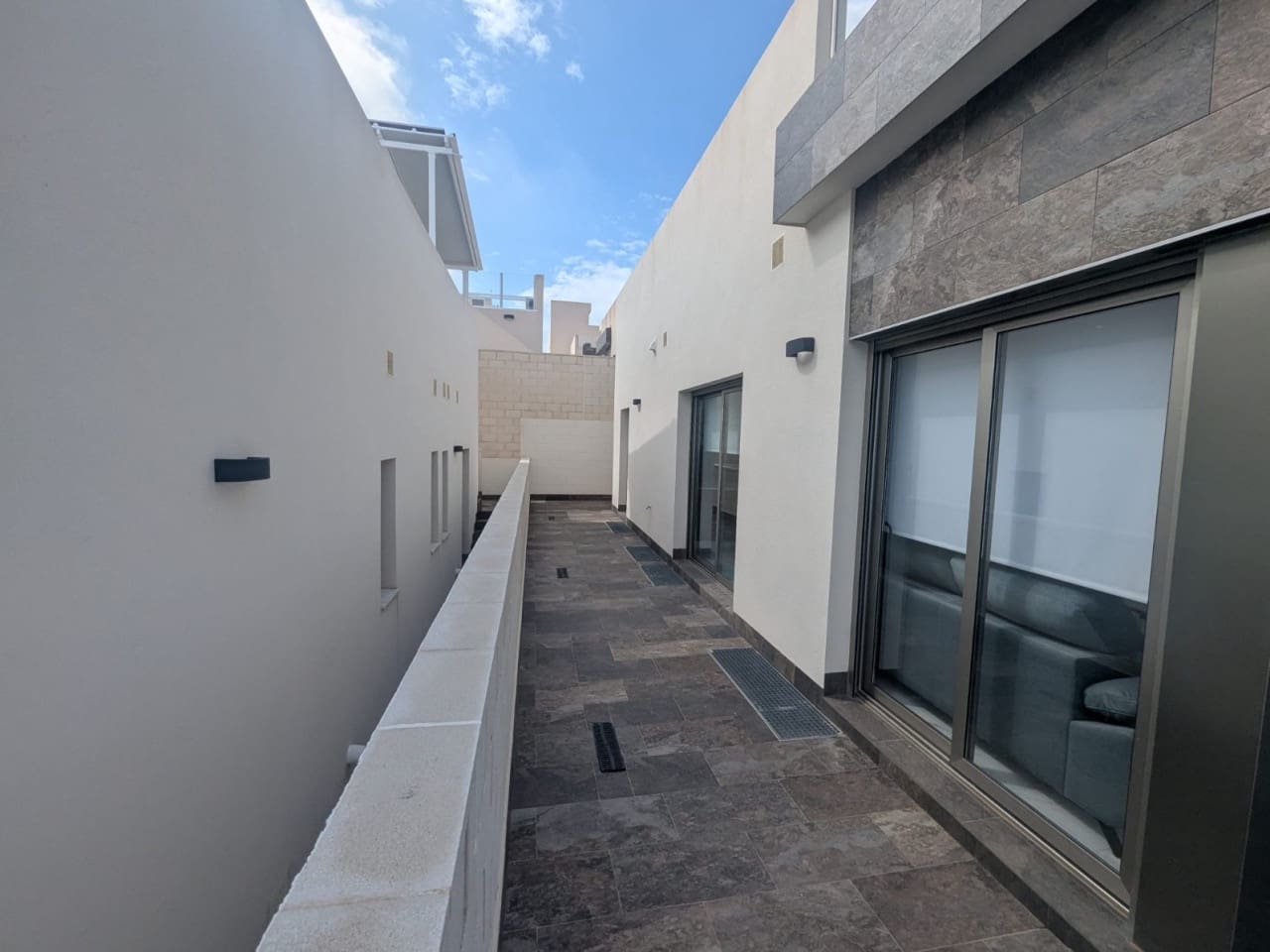 3 bedroom Villa for sale in Villamartin - € 399,000 (Ref: 9233216)