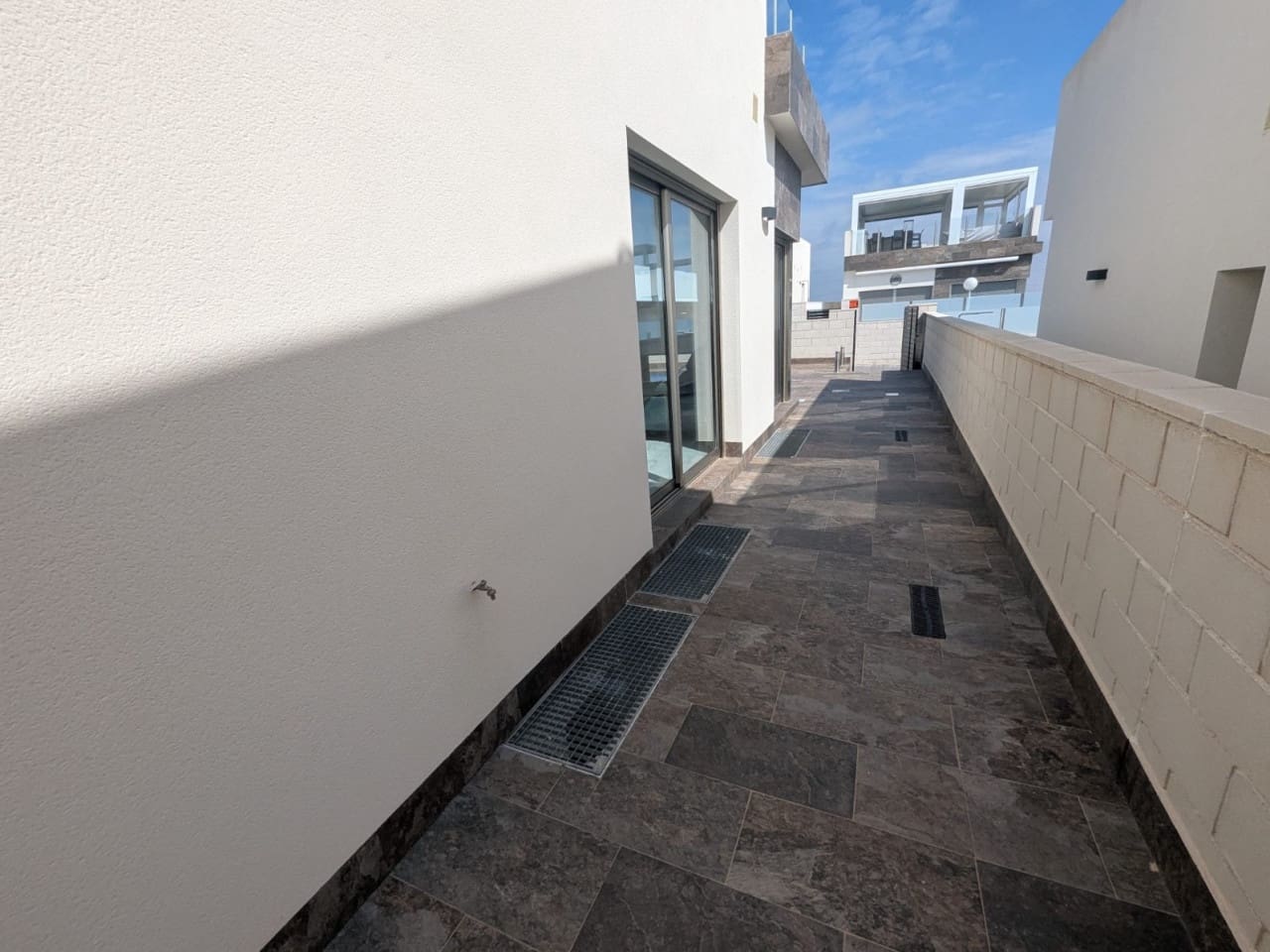 3 bedroom Villa for sale in Villamartin - € 399,000 (Ref: 9233216)