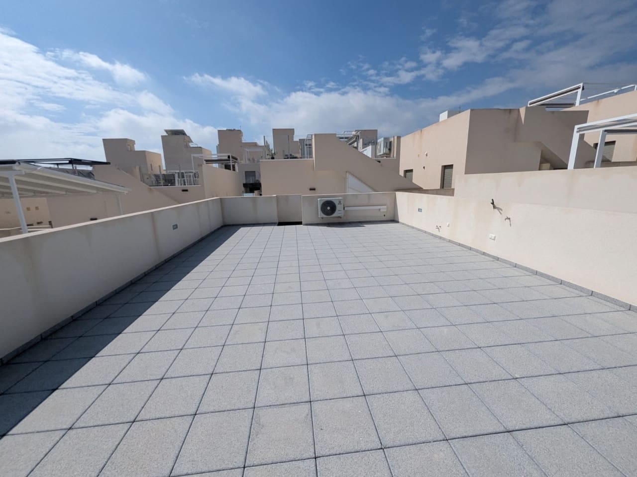 3 bedroom Villa for sale in Villamartin - € 399,000 (Ref: 9233216)