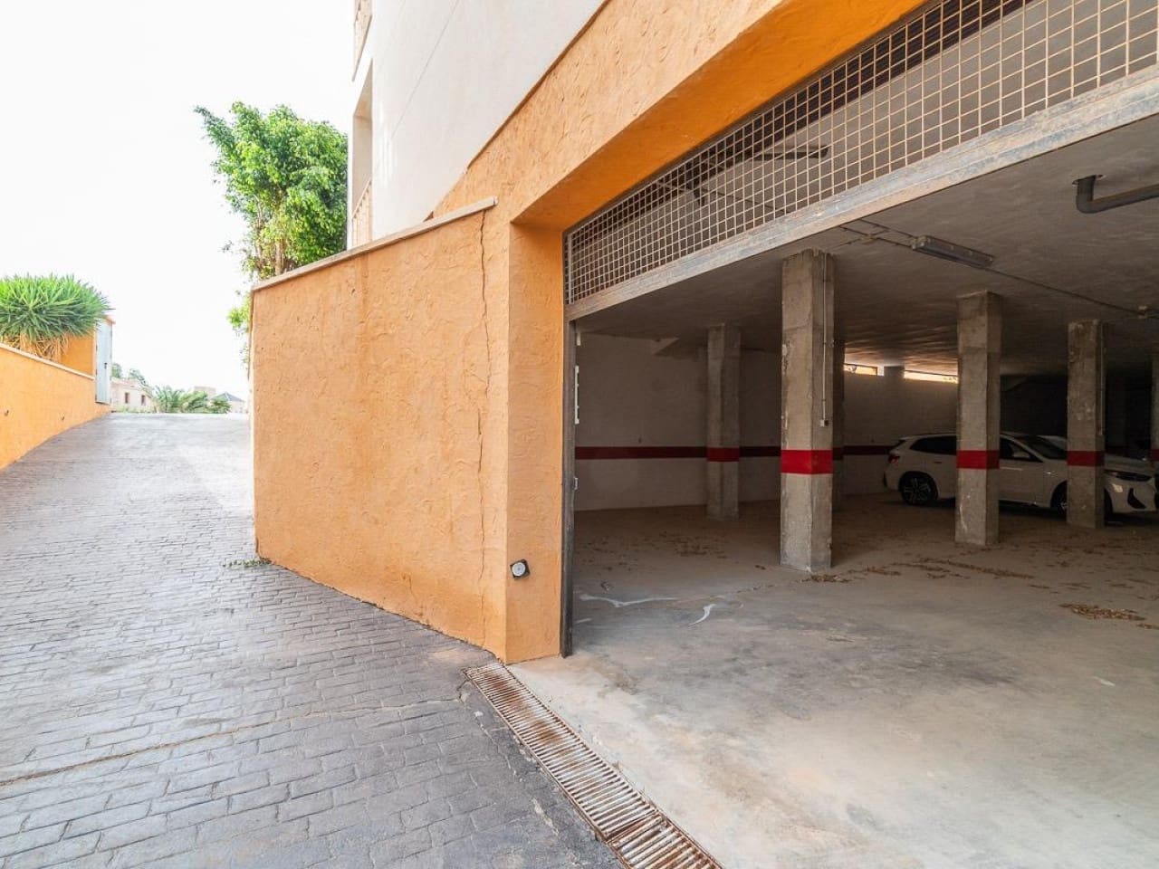 Garage for sale in Orihuela Costa - € 8,500 (Ref: 9233223)