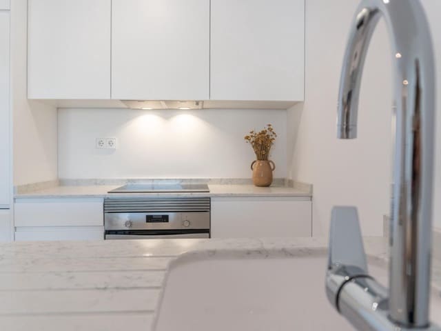 2 slaapkamer Appartement te koop in Playa Flamenca, Orihuela met zwembad - € 420.000 (Ref: 9233224)