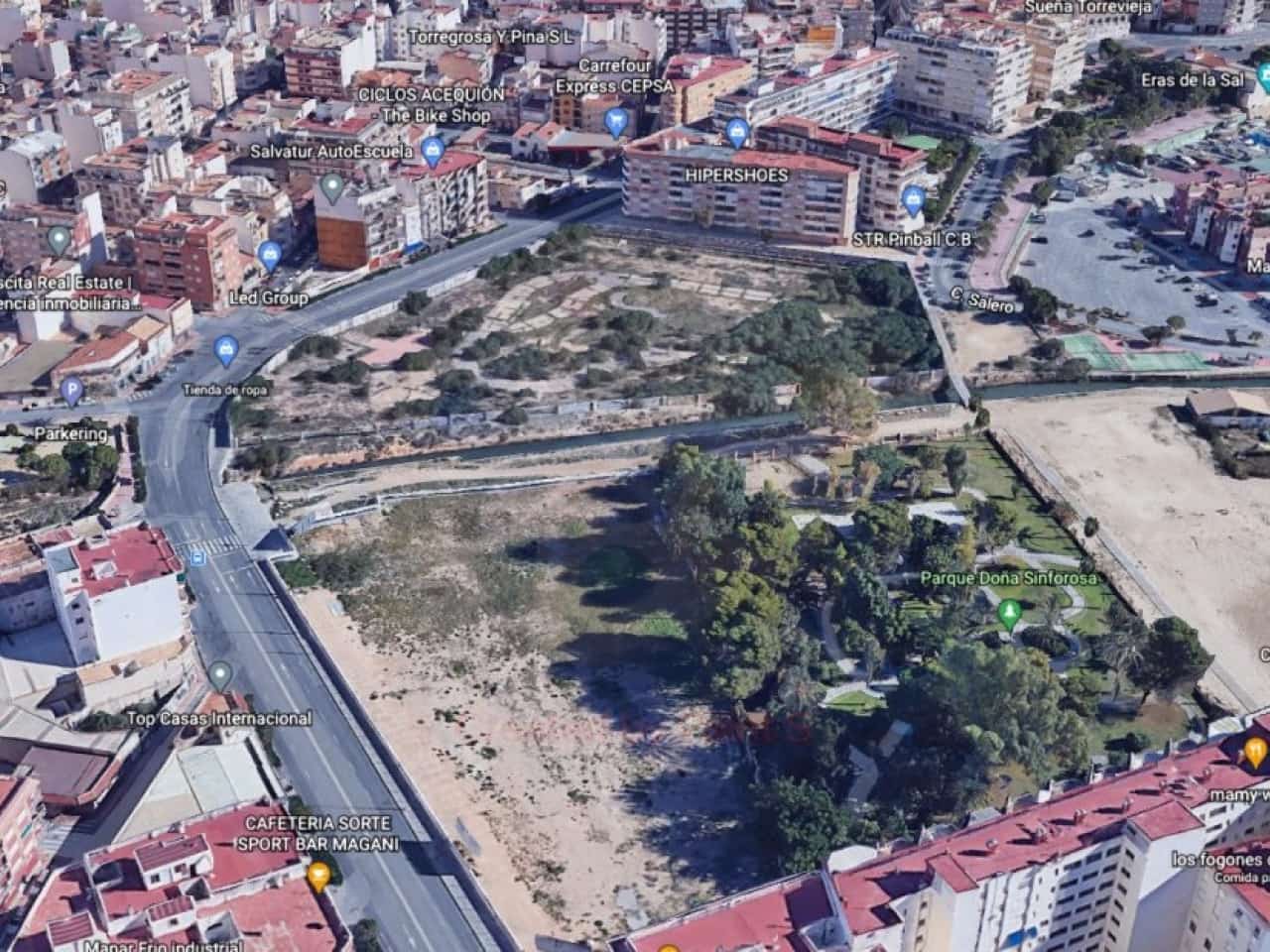 Grunde uden byggetilladelser til salg i Torrevieja - € 699.999 (Ref: 9233229)