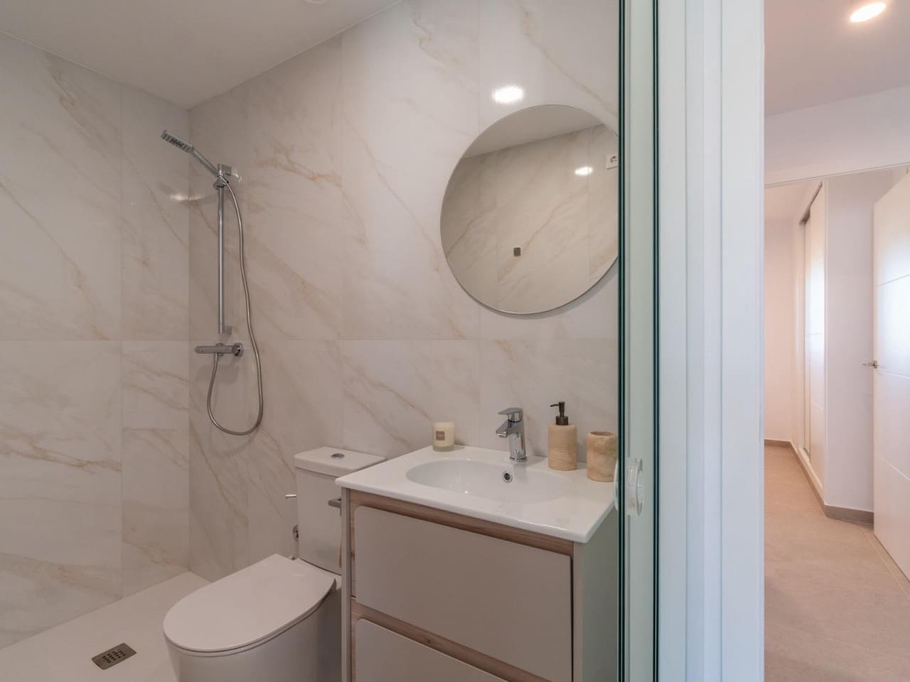 Apartamento de 2 habitaciones en Playa Flamenca en venta con piscina garaje - 325.000 € (Ref: 9233281)