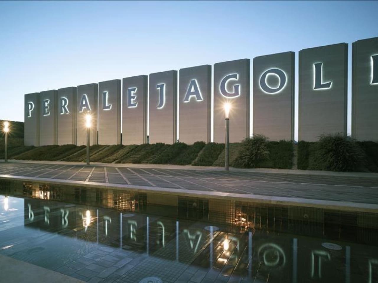 2 soveværelse Byhus til salg i La Peraleja Golf Resort med swimmingpool - € 298.000 (Ref: 9233294)