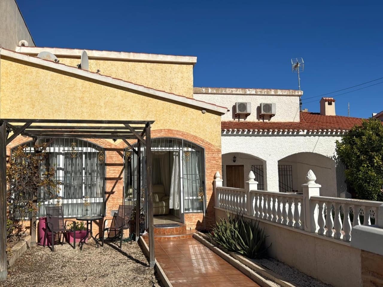 2 bedroom Townhouse for sale in Orihuela Costa - € 380,000 (Ref: 9233332)