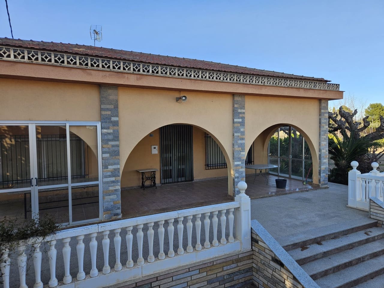 5 soveværelse Finca/Landehus til salg i Novelda med swimmingpool - € 350.000 (Ref: 9233333)