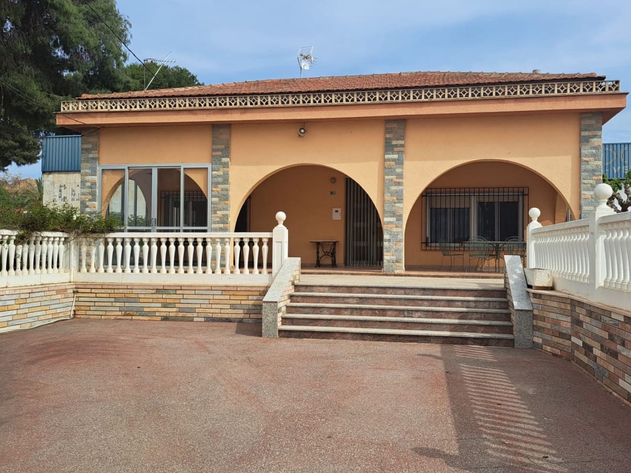 5 soveværelse Finca/Landehus til salg i Novelda med swimmingpool - € 350.000 (Ref: 9233333)