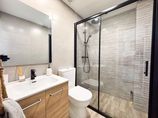 2 soveværelse Lejlighed til salg i El Moncayo - El Pòrtic, Guardamar del Segura med swimmingpool garage - € 118.500 (Ref: 9233348)