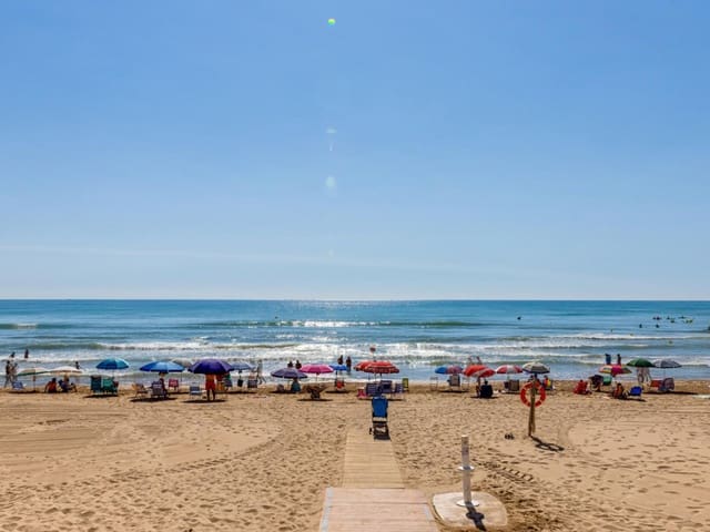 4 soveværelse Lejlighed til salg i Zona Pueblo, Guardamar del Segura - € 179.969 (Ref: 9233377)