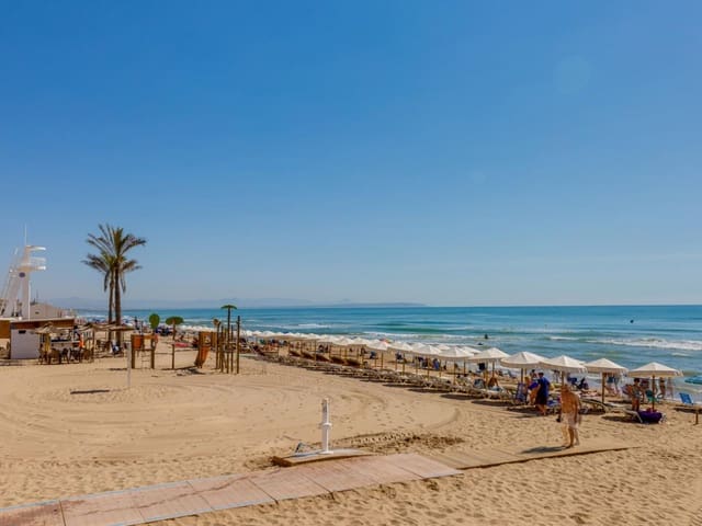 4 soveværelse Lejlighed til salg i Zona Pueblo, Guardamar del Segura - € 179.969 (Ref: 9233377)