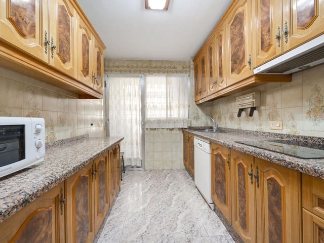 4 soveværelse Lejlighed til salg i Zona Pueblo, Guardamar del Segura - € 179.969 (Ref: 9233377)