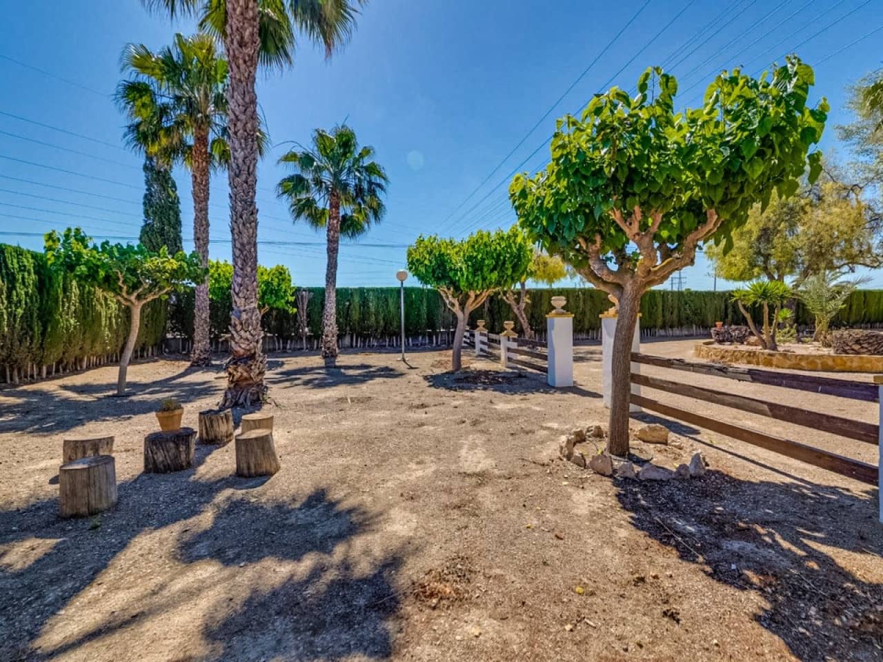 4 soveværelse Finca/Landehus til salg i Jacarilla - € 489.000 (Ref: 9233384)