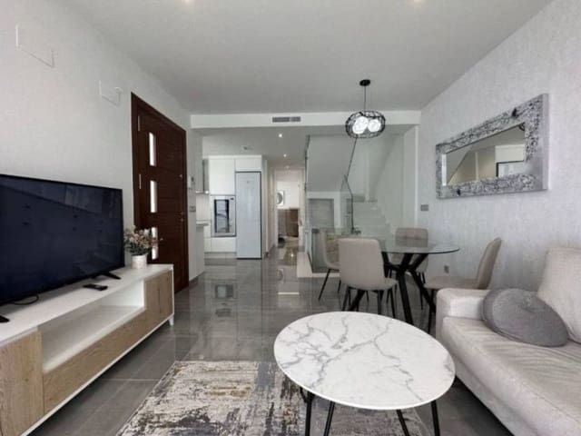 3 Zimmer Villa zu verkaufen in Los Altos mit Pool Garage - 670.000 € (Ref: 9233390)