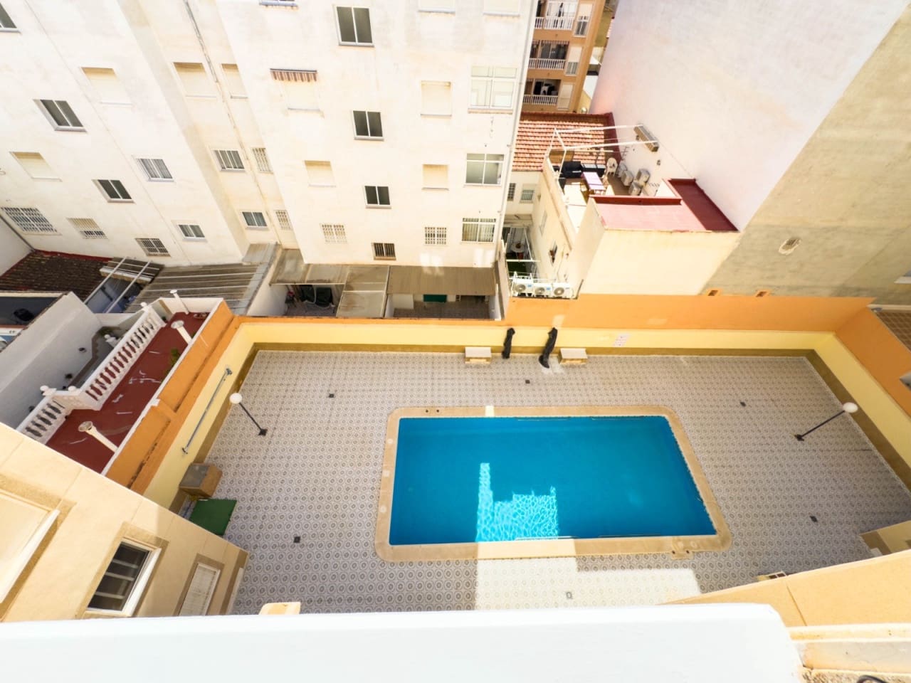 2 bedroom Apartment for sale in Torrevieja with pool - € 179,900 (Ref: 9233411)