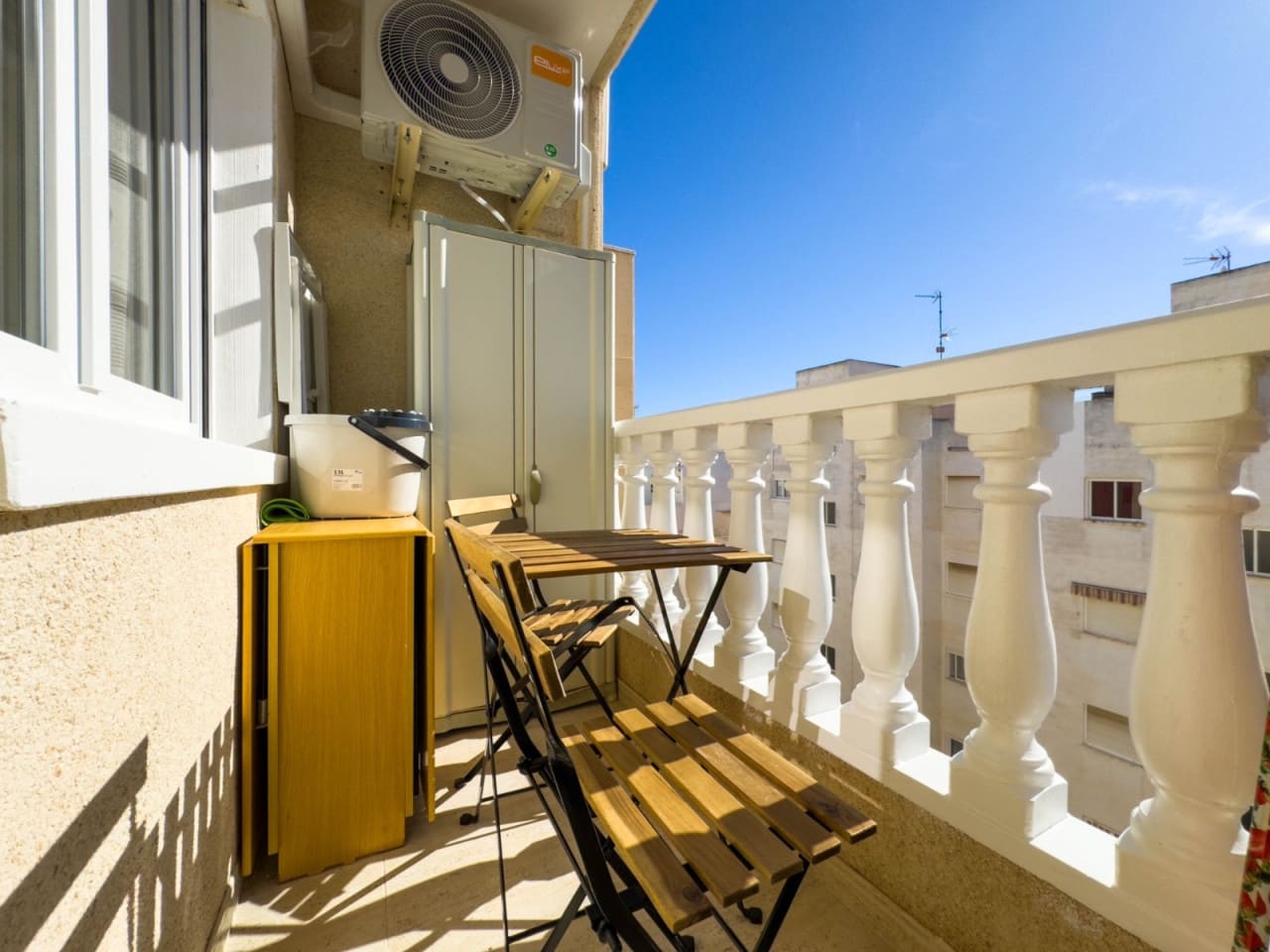 2 bedroom Apartment for sale in Torrevieja with pool - € 179,900 (Ref: 9233411)