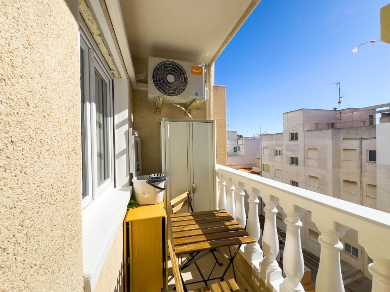2 bedroom Apartment for sale in Torrevieja with pool - € 179,900 (Ref: 9233411)