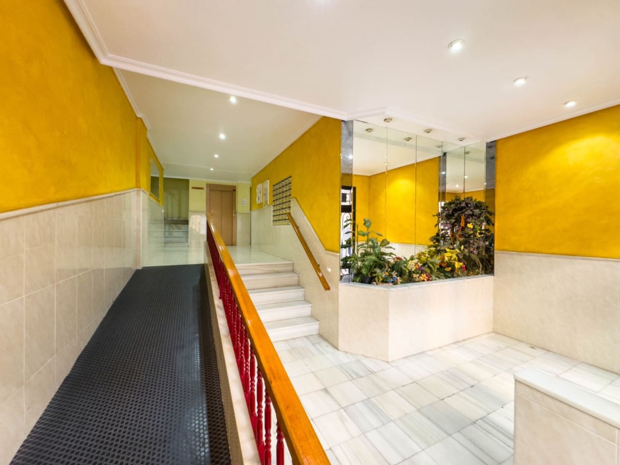 2 bedroom Apartment for sale in Torrevieja with pool - € 179,900 (Ref: 9233411)