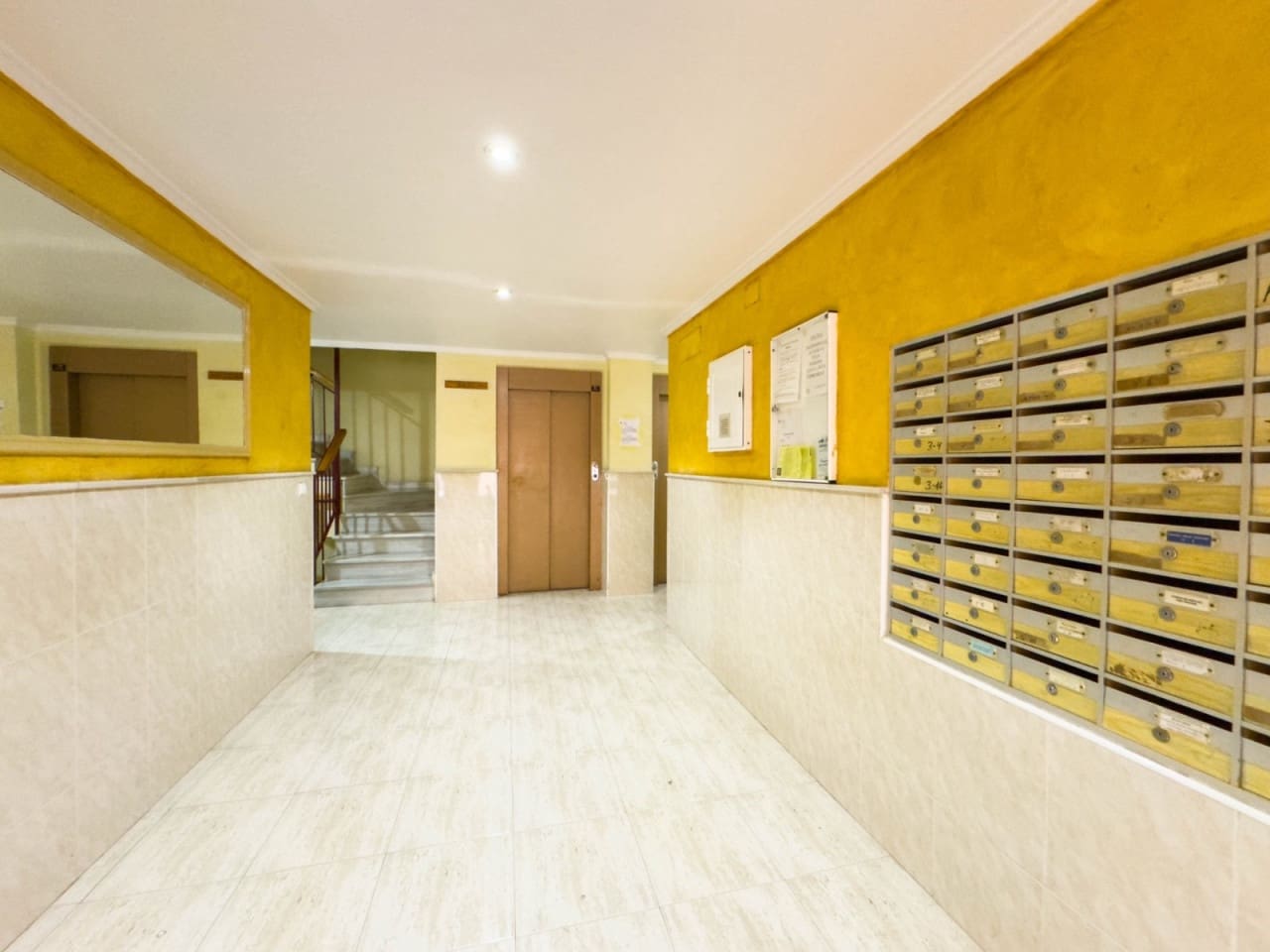 2 bedroom Apartment for sale in Torrevieja with pool - € 179,900 (Ref: 9233411)