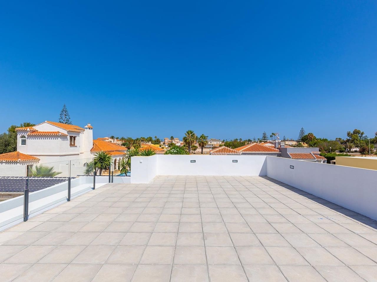 3 Zimmer Villa zu verkaufen in Los Balcones mit Pool Garage - 700.000 € (Ref: 9233457)
