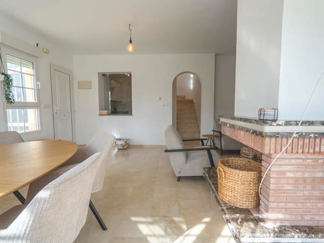 2 quarto Casa em Banda para venda em Villamartin, Orihuela com piscina garagem - 320 000 € (Ref: 9233469)