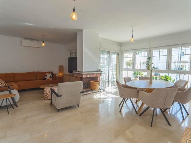 2 quarto Casa em Banda para venda em Villamartin, Orihuela com piscina garagem - 320 000 € (Ref: 9233469)