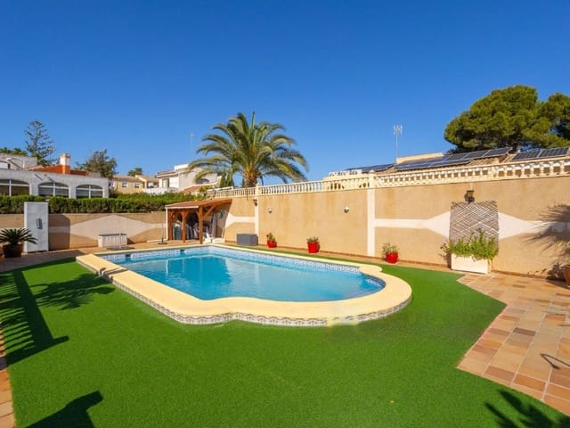 Villa te koop in Los Balcones - Los Altos, Torrevieja met zwembad garage - € 456.000 (Ref: 9233470)
