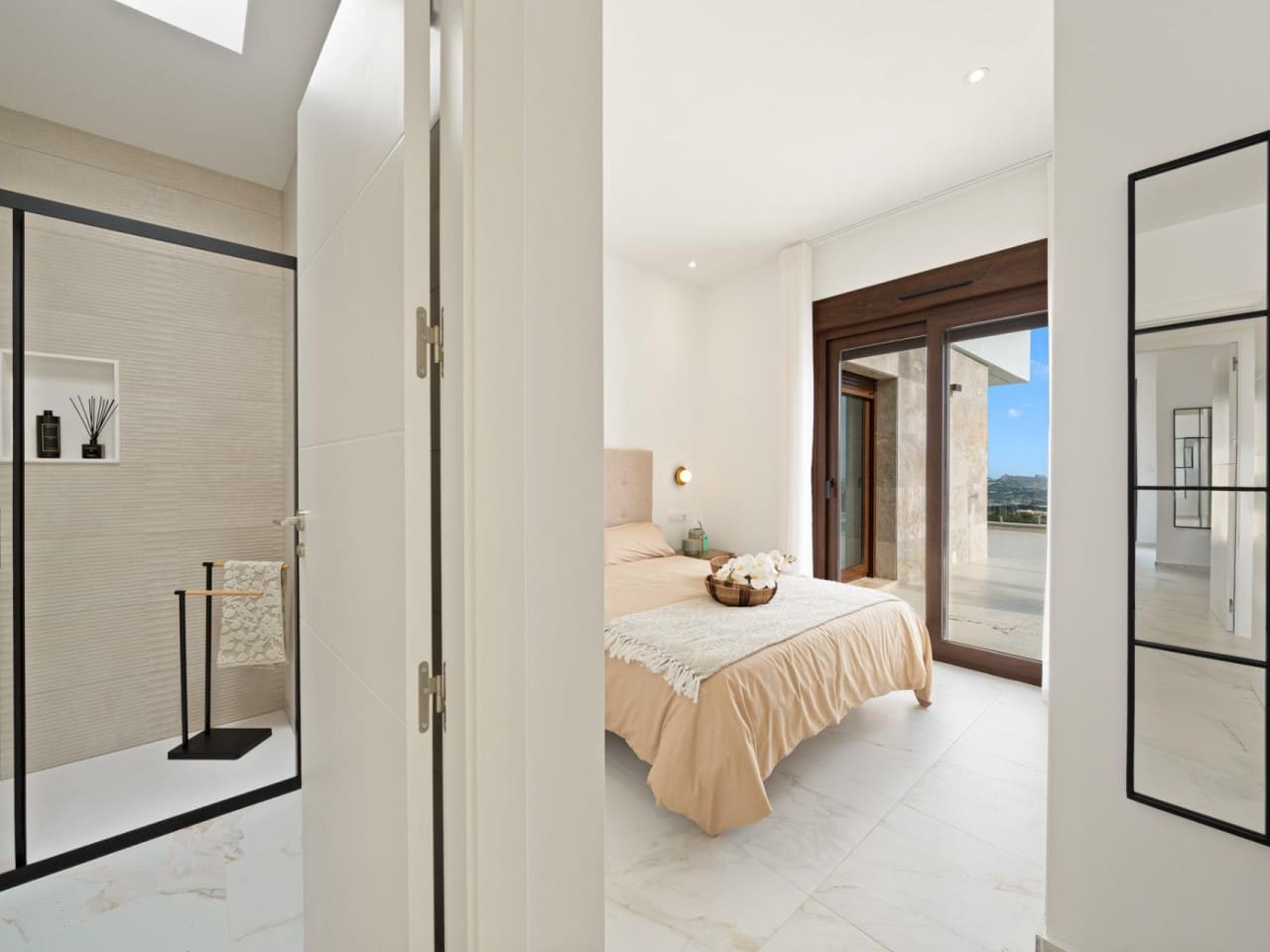 3 bedroom Villa for sale in Polop with pool garage - € 649,000 (Ref: 9233474)