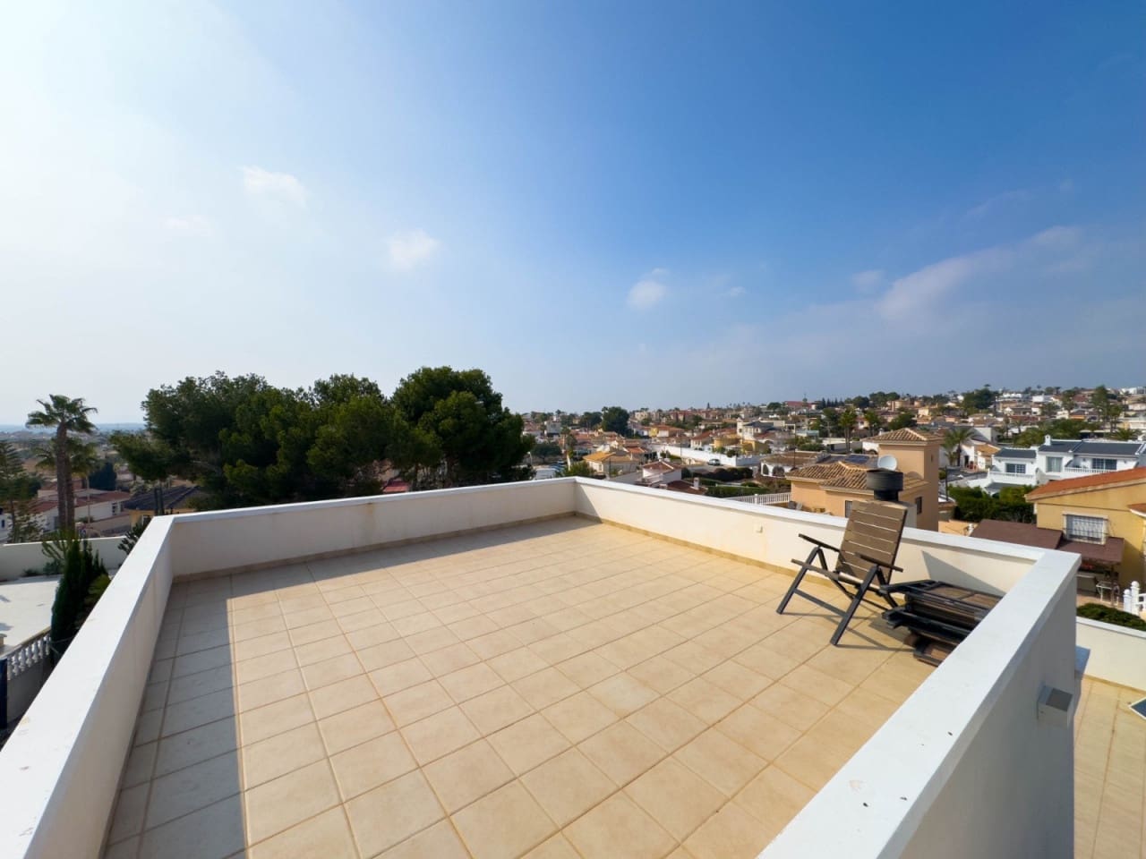 4 slaapkamer Villa te koop in Dona Pepa met zwembad - € 549.000 (Ref: 9233475)