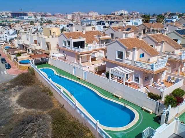 4 Zimmer Finca/Landgut zu verkaufen in La Mata, Torrevieja mit Pool - 599.000 € (Ref: 9233501)